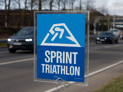 Comment concevoir une signalétique claire pour un événement sportif sans se ruiner