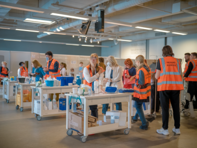 Comment aménager un espace médical léger pour 1 000 participants et former une équipe secours bénévole efficace