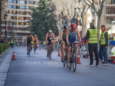 Quelle logistique mettre en place pour un triathlon en milieu urbain : plan de fermeture de voirie, secours et gestion des flux spectateurs